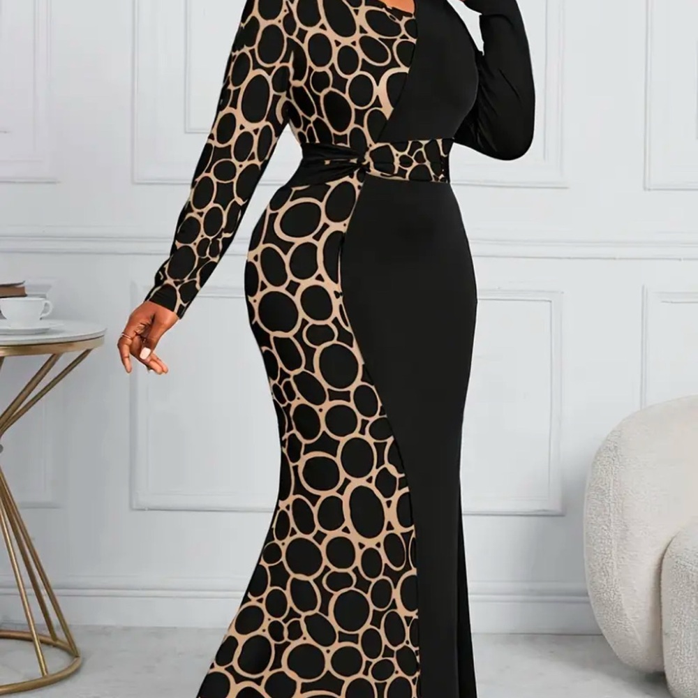 Elegant V-Neck dresss - Picture 3 of 4